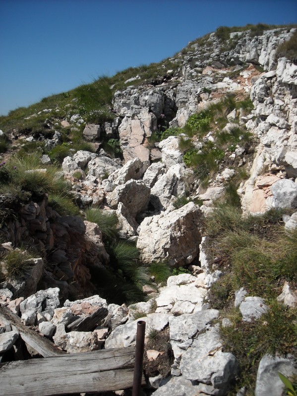 I resti della grotta della Sibilla
